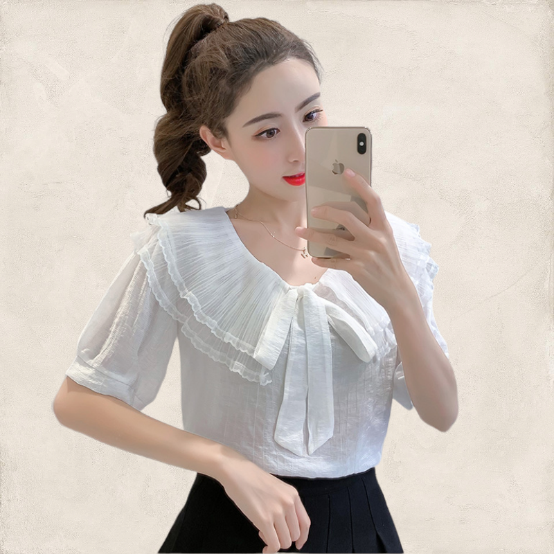 Blouse3880 เสื้อคอวีผูกโบว์ แต่งปกลูกไม้เพิ่มดีเทลความน่ารัก ผ้าโพลีเกรดพรีเมียมเนื้อดีมีน้ำหนักนุ่มใส่สบาย งานสวยน่ารักเต็มสิบ แมทช์กับอะไรก็เข้า ใส่เที่ยว/ใส่ทำงานได้ มี 2 สี ขาว, เขียว