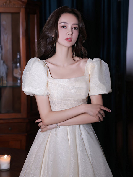 ชุดราตรี ชุดราตรีสวยหรู แบบ ทันสมัย Evening dress