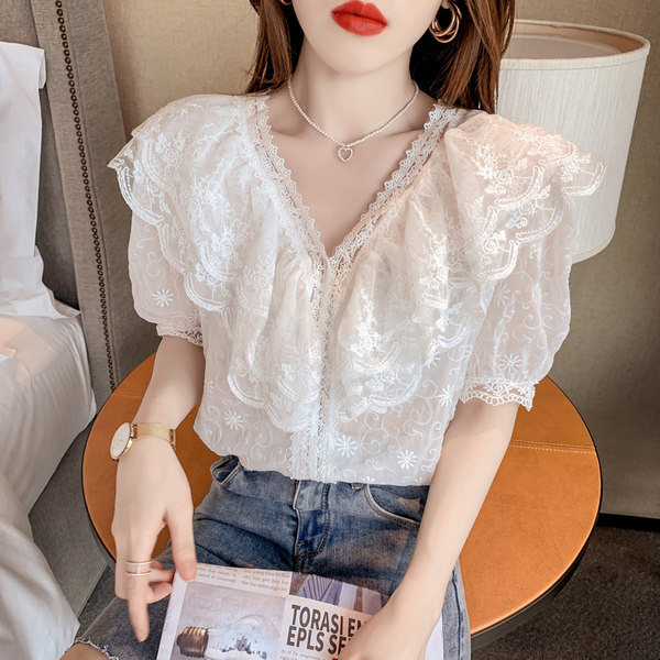 เสื้อลูกไม้ แขนสั้น