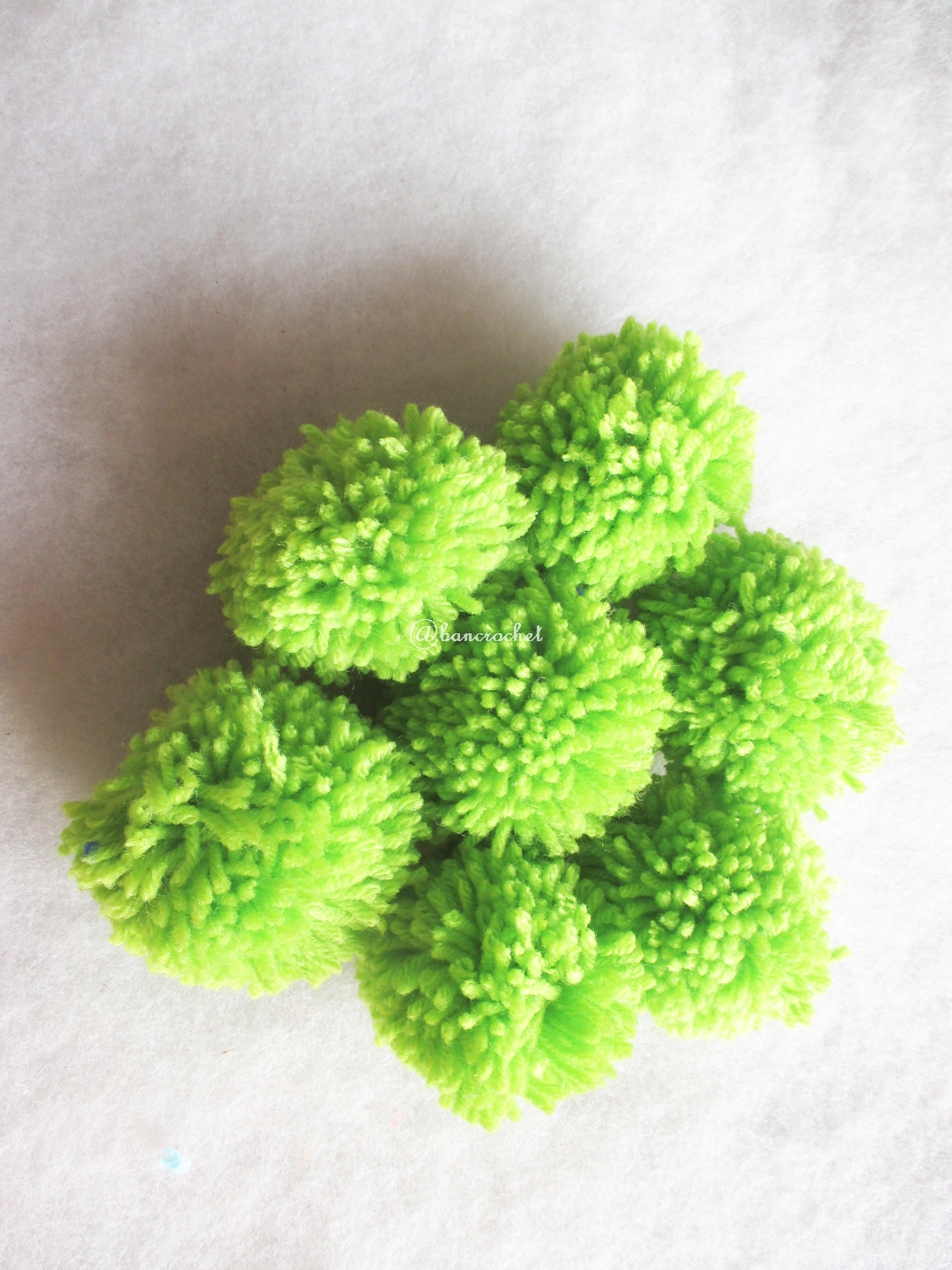 ปอมปอมไหมพรมสีเขียว ขนาด 2 นิ้ว pompoms crochet