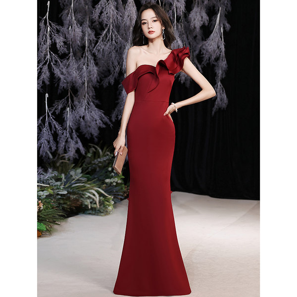 ชุดราตรี ชุดราตรีสวยหรู แบบ ทันสมัย Evening dress