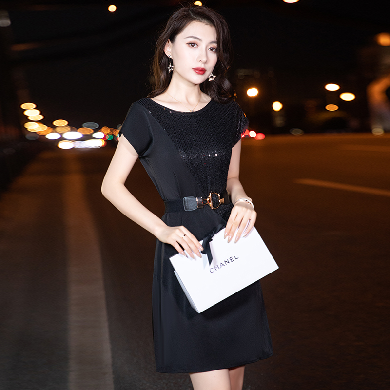 ชุดราตรี ชุดราตรีสวยหรู แบบ ทันสมัย Evening dress