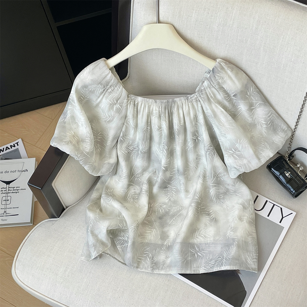 เสื้อเชิ้ตผู้หญิงใส่ทํางาน 390 บาทต่อชิ้น ฟรีค่าจัดส่ง