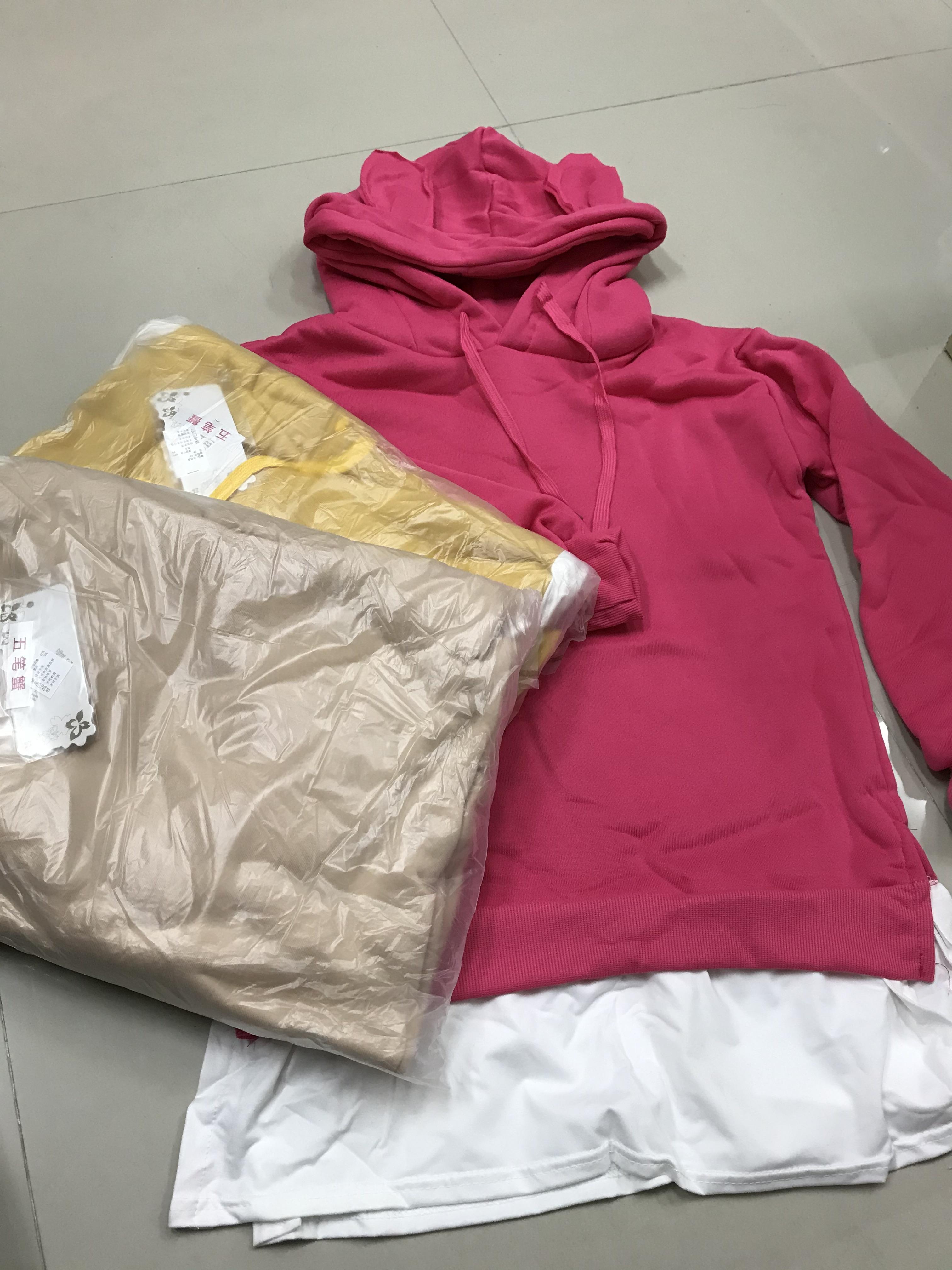 เสื้อกันหนาวฮู้ดดี้ แฟชั่นเกาหลี หูหมี ผ้าเนื้อนุ่ม ด้านในเป็นผ้าสำลี กันหนาวได้จ้า พร้อมส่ง งานจริงในภาพสุดท้าย ครีม