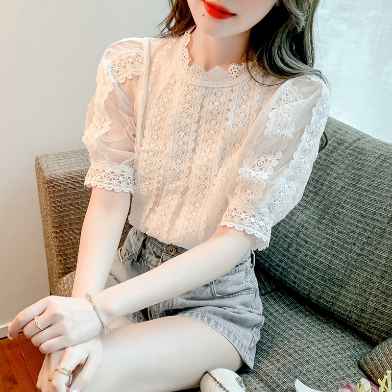 เสื้อลูกไม้ แขนสั้น