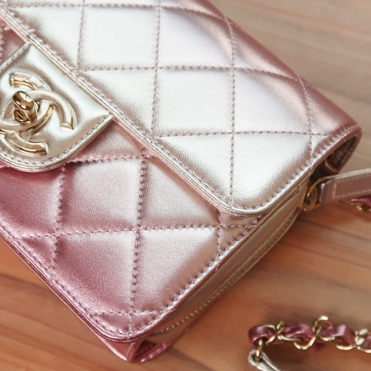 Chanel Rose Pink Metallic Lambskin Like A Wallet Flap GHW