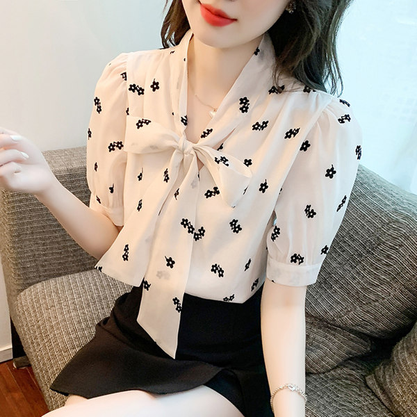 เสื้อลูกไม้ แขนสั้น