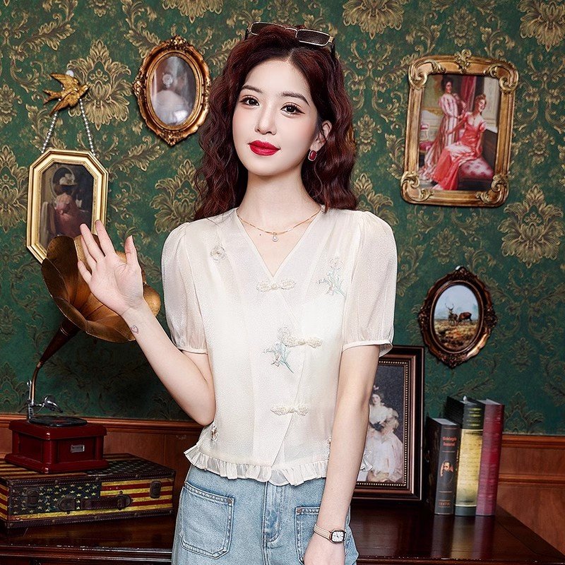 เสื้อเชิ้ตผู้หญิงใส่ทํางาน 390 บาทต่อชิ้น ฟรีค่าจัดส่ง