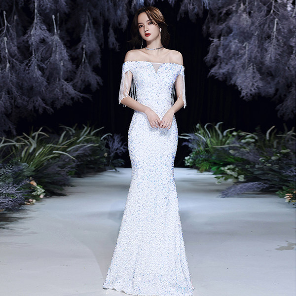 ชุดราตรี ชุดราตรีสวยหรู แบบ ทันสมัย Evening dress
