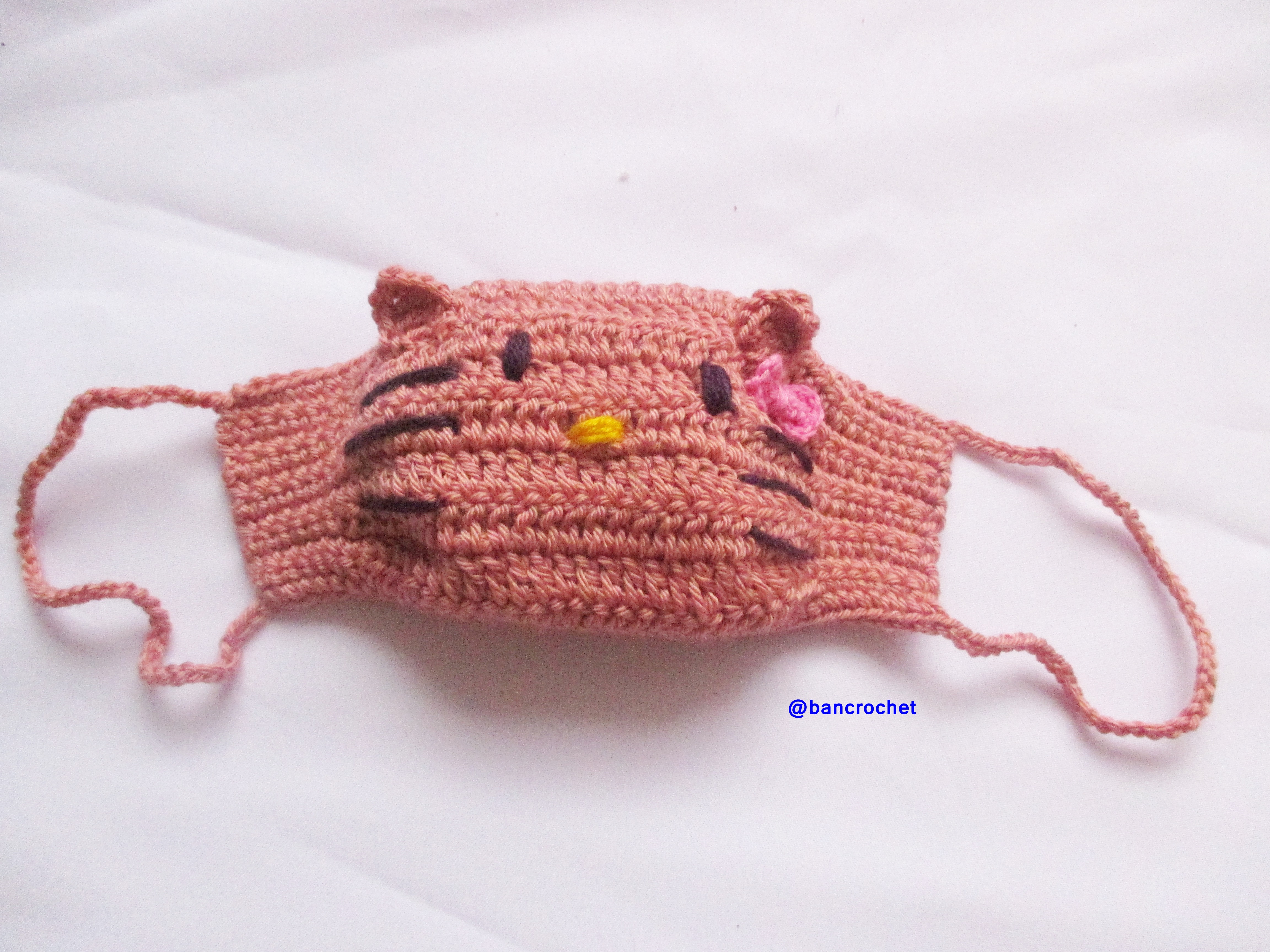 Bancrochet ผ้าปิดจมูกถักโครเชต์ ลายคิตตี้ Crochet mask fashion หลากสี 4 นิ้ว