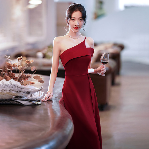 ชุดราตรี ชุดราตรีสวยหรู แบบ ทันสมัย Evening dress