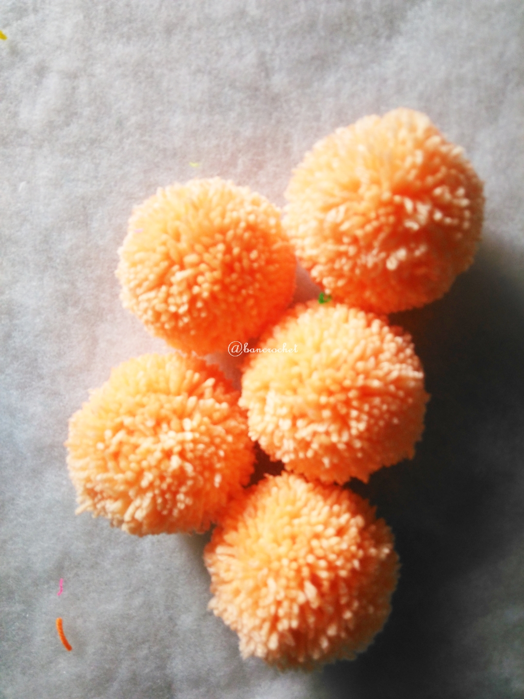 ปอมปอมไหมพรมสีส้มอ่อน ขนาด 2 นิ้ว pompoms crochet