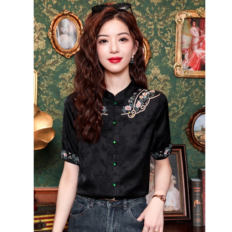 เสื้อเชิ้ตผู้หญิงใส่ทํางาน 390 บาทต่อชิ้น ฟรีค่าจัดส่ง
