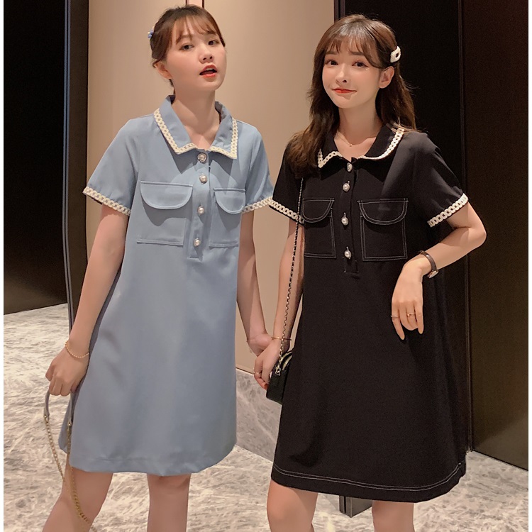 Dress4563 เดรสคอปกกระดุมหน้าสีพื้น ดีเทลแต่งแถบลูกไม้ปกและปลายแขน กระเป๋าอก ผ้าโพลีเนื้อดีใส่สบาย ผ้ามีน้ำหนักทิ้งตัว งานสวยใส่ง่าย ทรงนี้น่ารักมีติดตู้ไว้ใส่ได้เรื่อยๆ มี 2 สี ฟ้า, ดำ