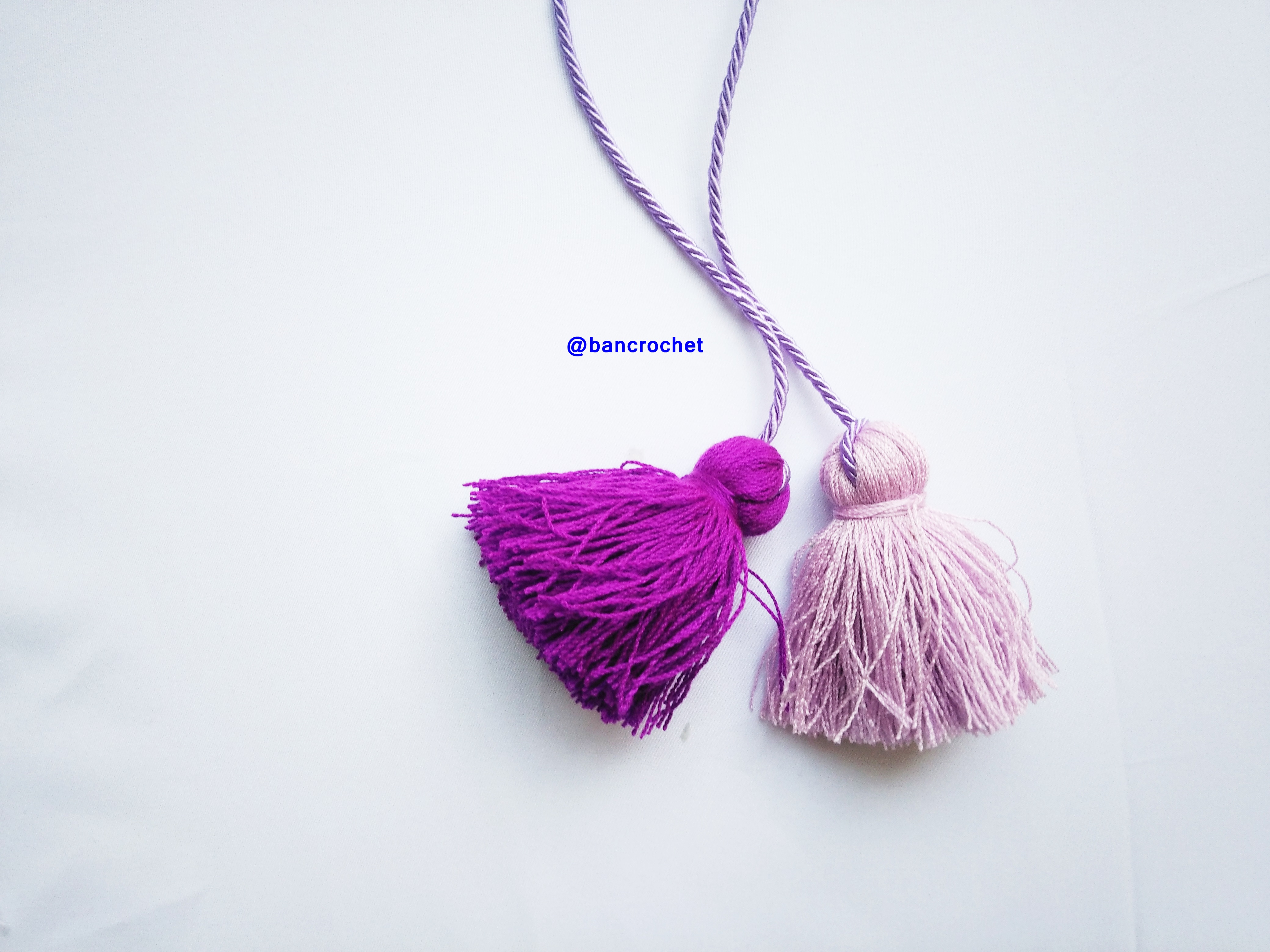 Bancrochet พู่ห้อยกระเป๋า/ที่ห้อยกระเป๋าแฮนด์เมด Tassels keychain hanging for bags หลากสี 4 นิ้ว