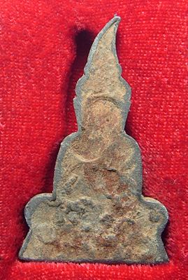 พระท่ากระดานกรุต้นลำใย