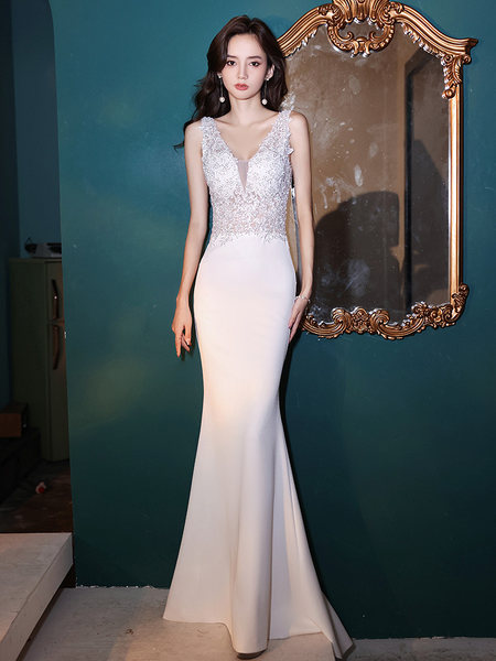 ชุดราตรี ชุดราตรีสวยหรู แบบ ทันสมัย Evening dress