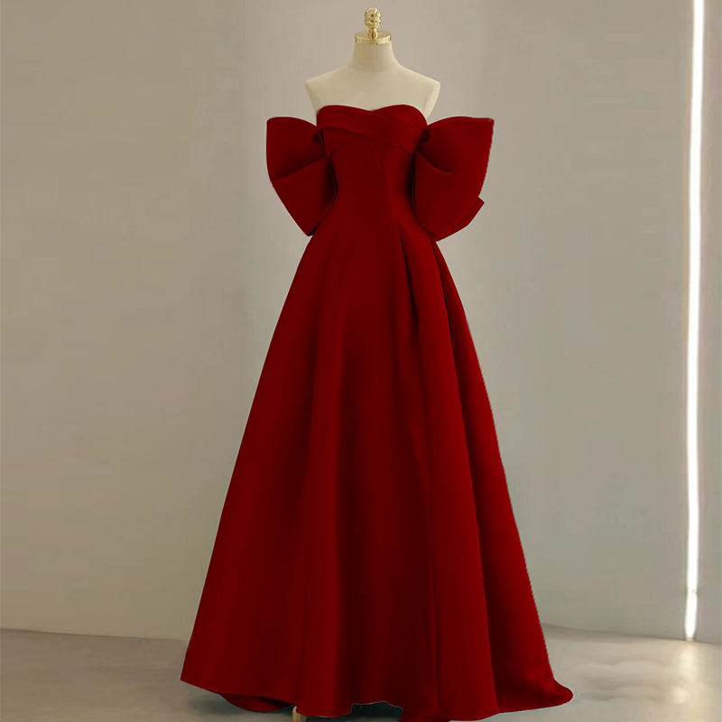 ชุดราตรี ชุดราตรีสวยหรู แบบ ทันสมัย Evening dress
