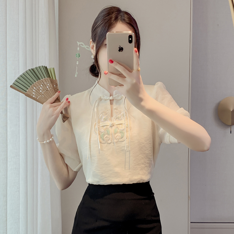 เสื้อเชิ้ตผู้หญิงใส่ทํางาน 390 บาทต่อชิ้น ฟรีค่าจัดส่ง