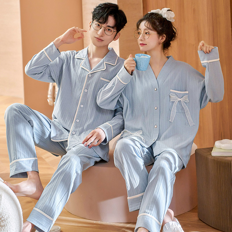 ชุดนอนผู้หญิง