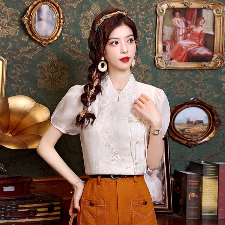 เสื้อเชิ้ตผู้หญิงใส่ทํางาน 390 บาทต่อชิ้น ฟรีค่าจัดส่ง