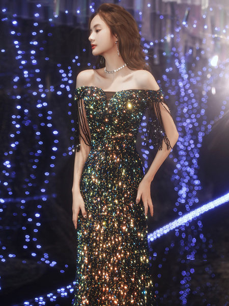 ชุดราตรี ชุดราตรีสวยหรู แบบ ทันสมัย Evening dress