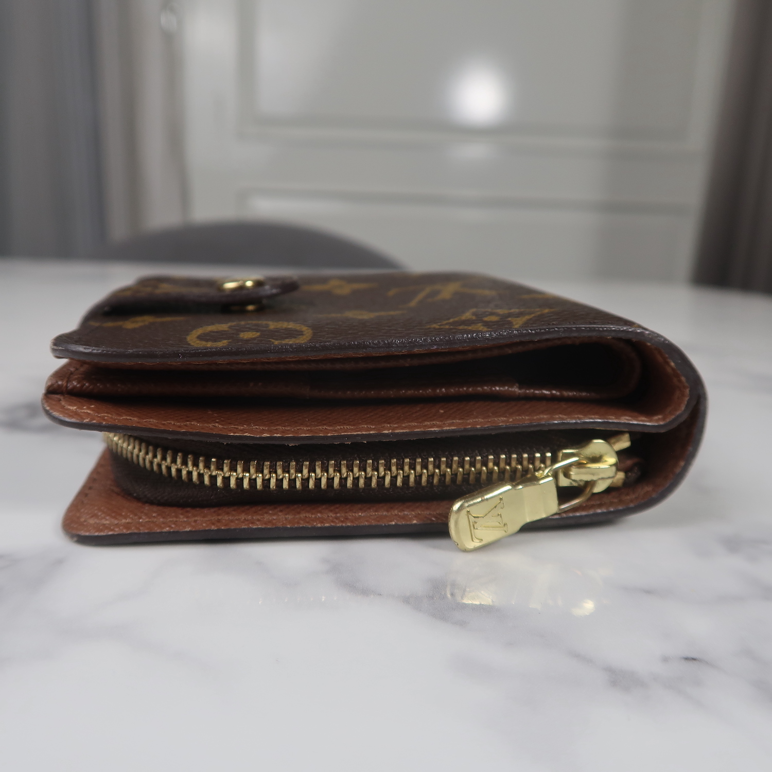Louis Vuitton Monogram Compact Wallet M61667