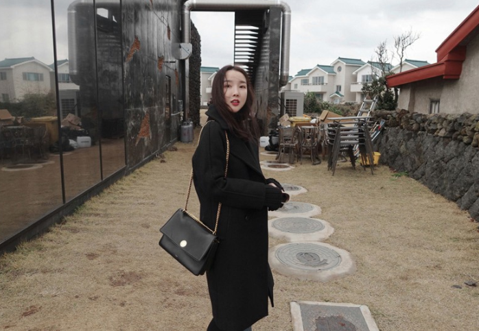 OverCoat เสื้อโค้ทกันหนาวตัวยาว สีดำ Classic เข้าได้กับทุกชุด งานดี ผ้าวูลเนื้อดี บุซับในกันลมอย่างดี พร้อมส่ง