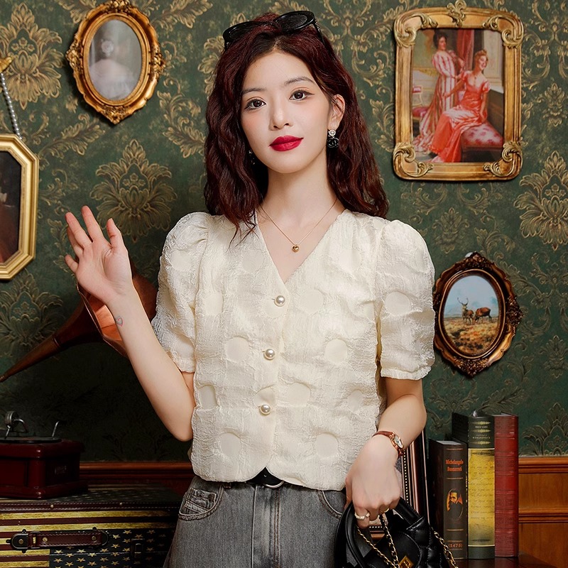 เสื้อเชิ้ตผู้หญิงใส่ทํางาน 390 บาทต่อชิ้น ฟรีค่าจัดส่ง