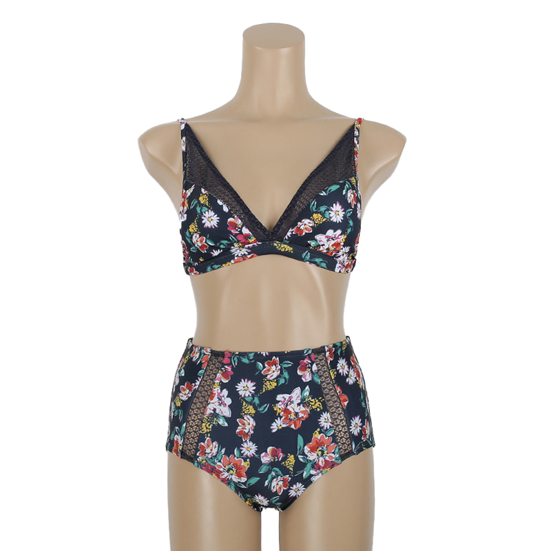 ชุดว่ายน้ำผู้หญิง ชุดว่ายน้ำน่ารัก Bikini ชุดไปทะเล