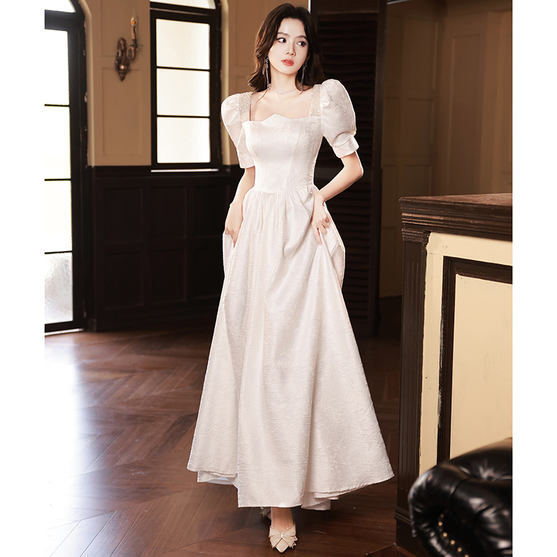ชุดราตรี ชุดราตรีสวยหรู แบบ ทันสมัย Evening dress