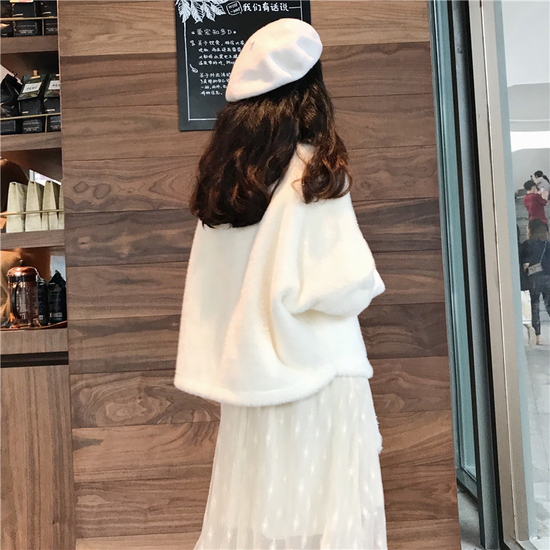 เสื้อกันหนาว แขนยาว ขนแมวนุ่มสุดๆ ใส่แล้วเป็นคุณหนูขึ้นมาทันที งานดีพร้อมส่งจ้า สีขาวครีม