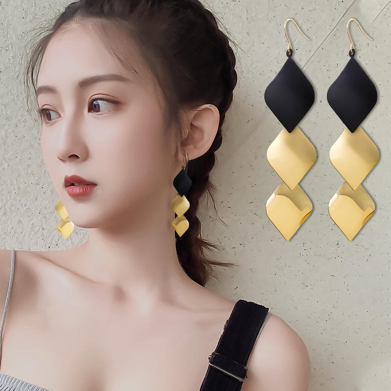 ต่างหู ตุ้มหูแฟชั่น