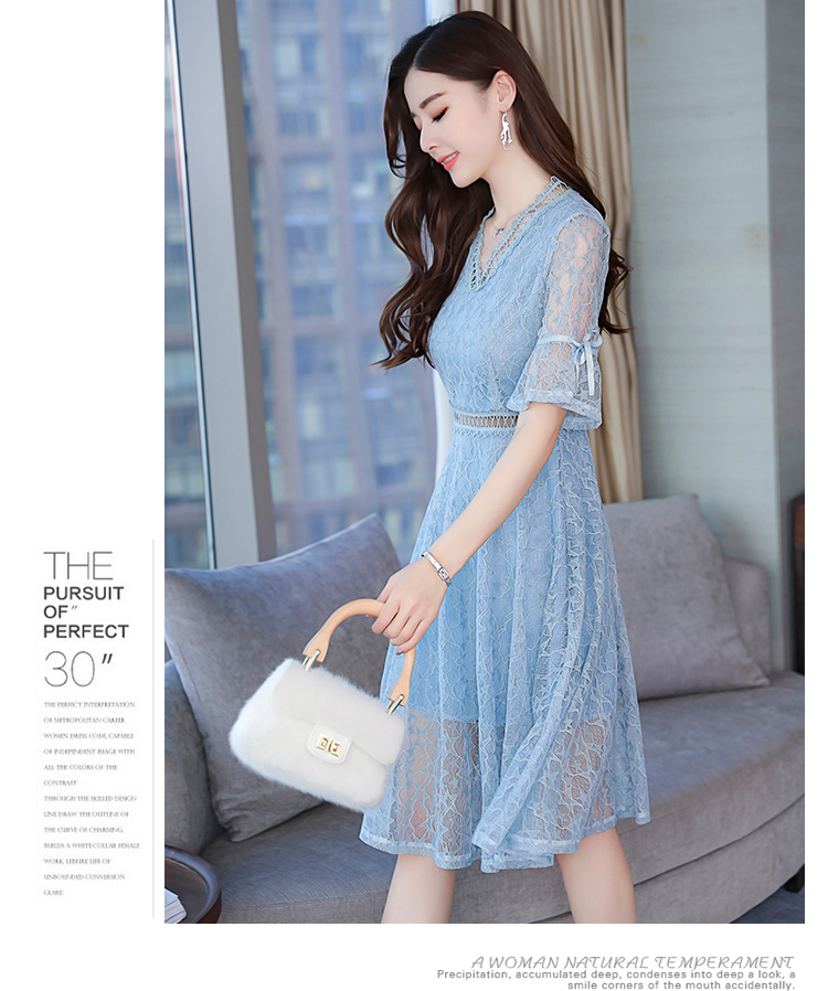 Dress4569 เดรสยาวลูกไม้แขนสามส่วนระบายผูกโบว์ คอและช่วงเอวแต่งลูกไม้ฉลุ ซิปหลัง มีซับในอย่างดี ทรงคอวีใส่แล้วดูผอมเพรียว งานดีทรงดีสวยหวานละมุน ใส่ทำงาน/ใส่ออกงานได้ มี 2 สี ฟ้า, ชมพู