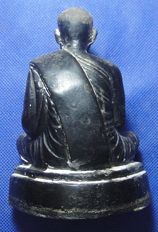 หลวงพ่อศรีทัต วัดพระธาตุสามหมื่น