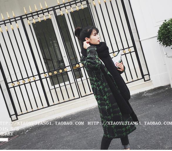 เสื้อโค้ทกันหนาว สไตล์เกาหลี ตัวโคล่ง สีเขียวดำ ลายเก๋ๆ ผ้าวูลเนื้อละเอียด อยู่ทรง ไม่หนามากงานดี บุซับในกันลม พร้อมส่งเลยจ้า same pic