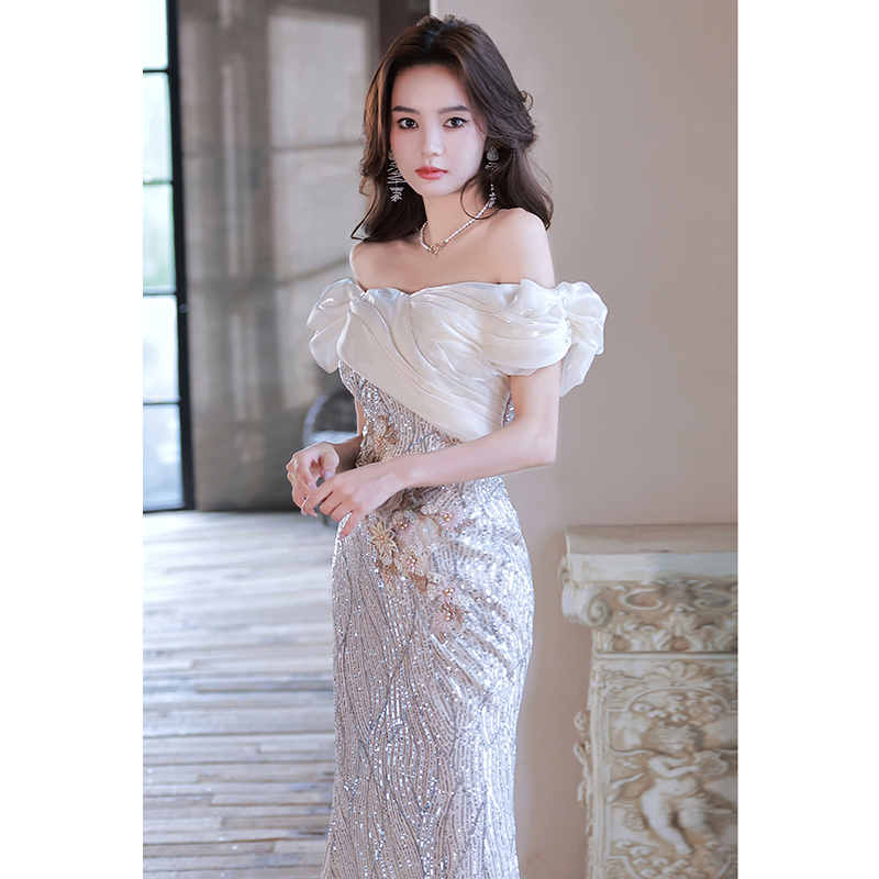 ชุดราตรี ชุดราตรีสวยหรู แบบ ทันสมัย Evening dress