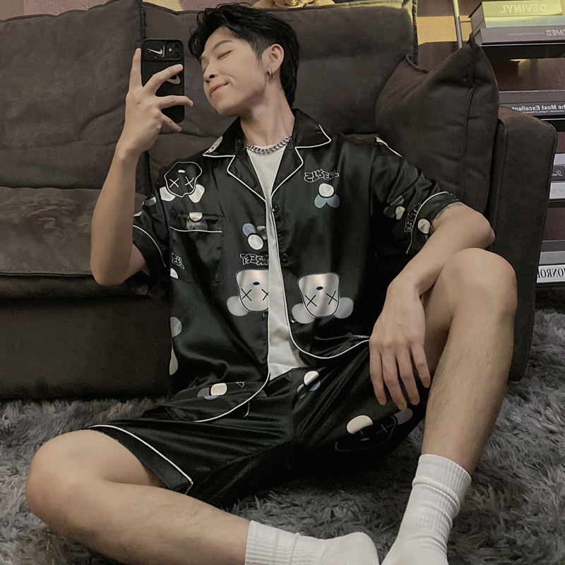 ชุดนอนผู้หญิง
