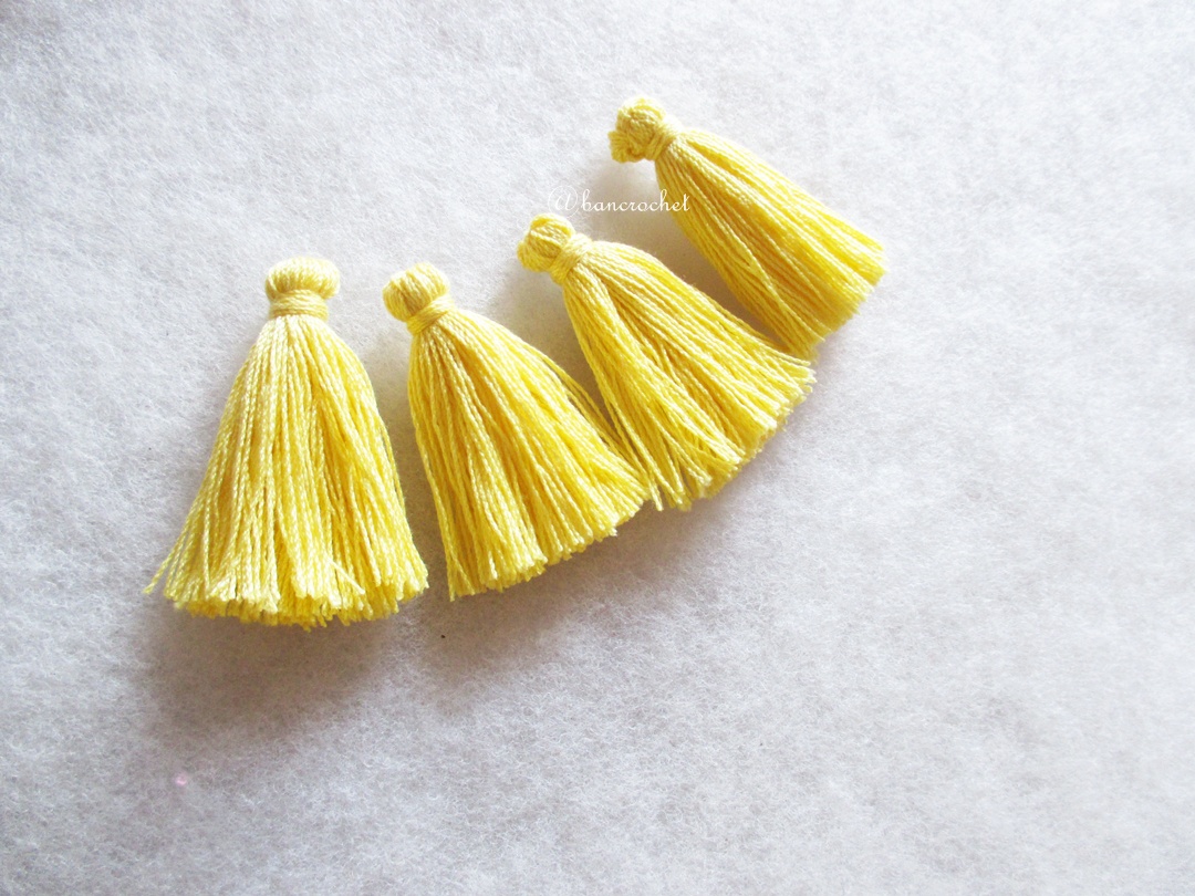 พู่สีเหลืองโครเชต์ ด้ายถัก venus เบอร์ 16 yellow tassel crochet acrylic yarn no.16