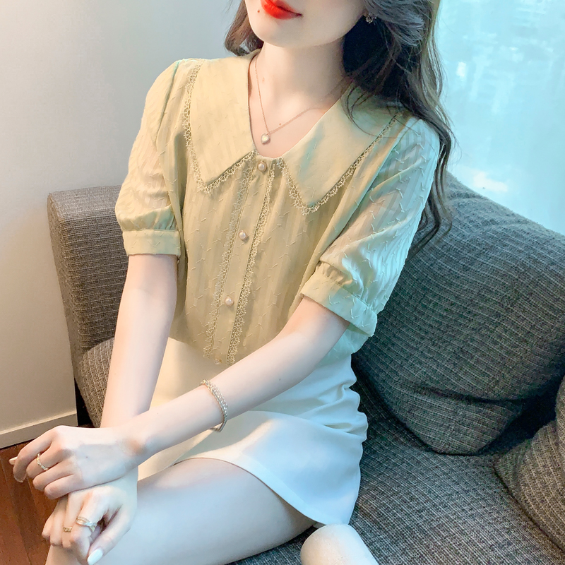 เสื้อเชิ้ตผู้หญิงใส่ทํางาน 390 บาทต่อชิ้น ฟรีค่าจัดส่ง