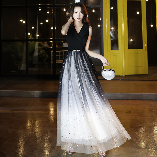 ชุดราตรี ชุดราตรีสวยหรู แบบ ทันสมัย Evening dress
