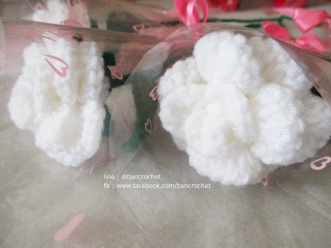 กุหลาบถักสีขาว White crochet rose