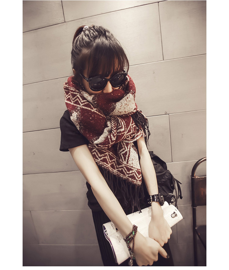 ผ้าพันคอ/ผ้าคลุมไหล่ กันหนาว เนื้อนุ่ม ลายแดงขาว เกาหลี งานดีค่ะ พร้อมส่ง same pic