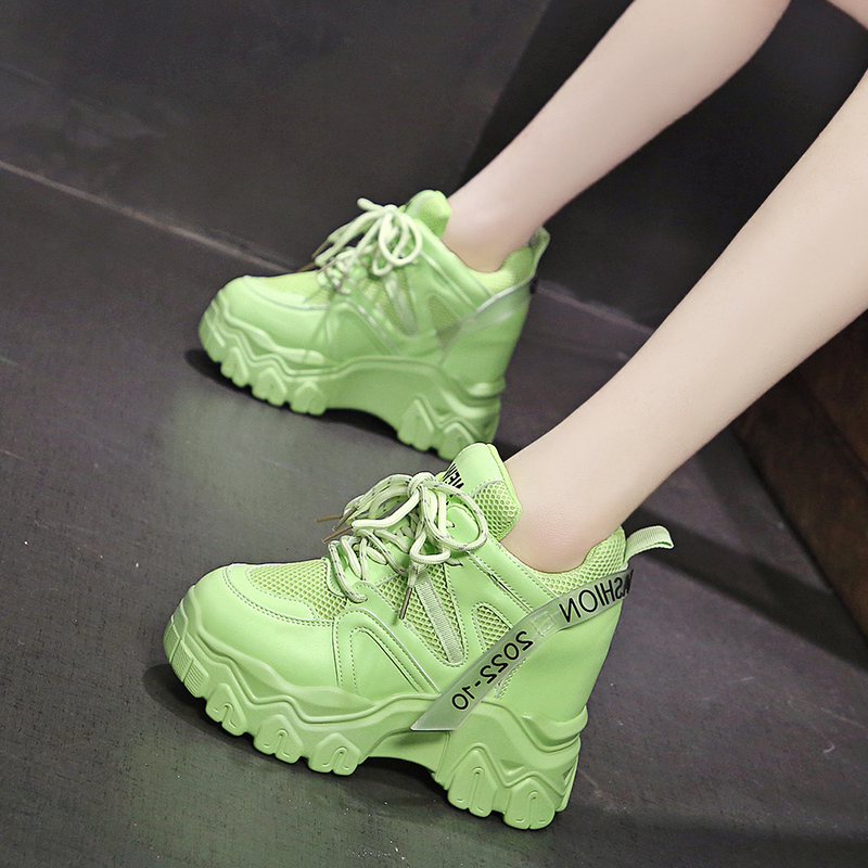 รองเท้าผ้าใบเสริมส้นสูง ไซต์35-39 สนใจทักแชท ฟรีค่าส่ง!