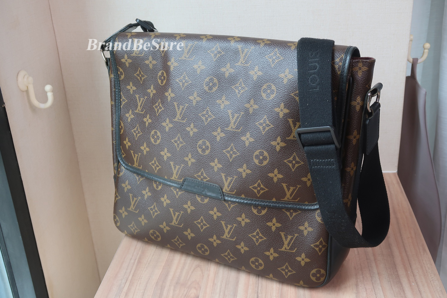 Louis Vuitton Monogram Macassar Bass GM