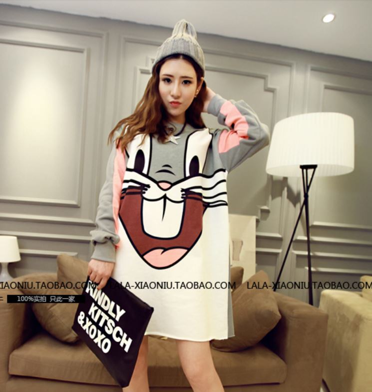 เสื้อยืดแขนยาว ตัวโคล่ง ลายบัคบันนี่ น่ารัก ผ้าไม่หนา พร้อมส่ง