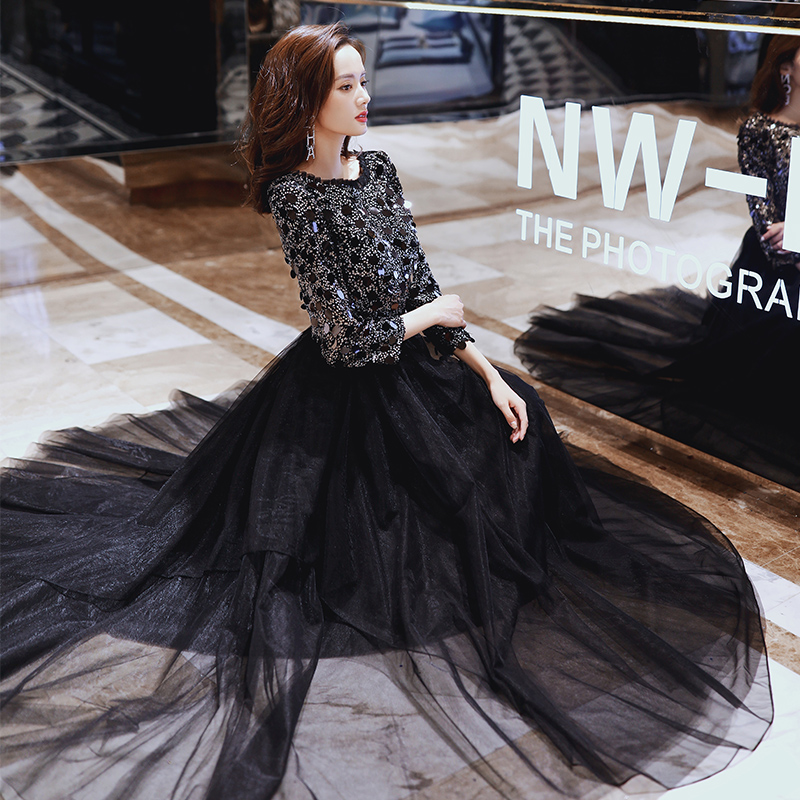 ชุดราตรี ชุดราตรีสวยหรู แบบ ทันสมัย Evening dress