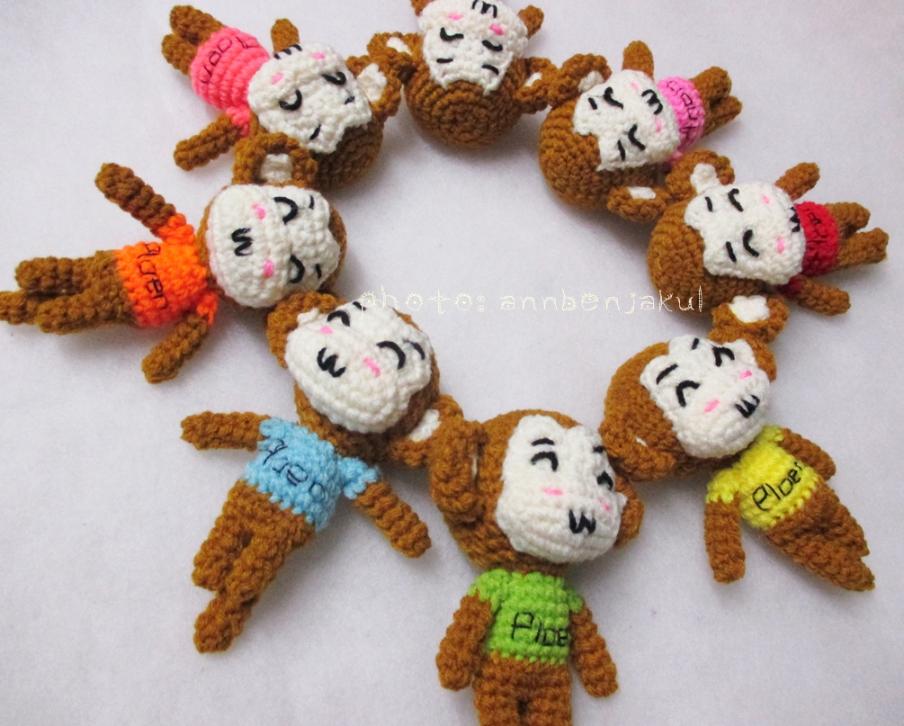 พวงกุญแจลิงเสื้อหลากสี