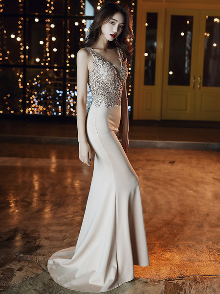 ชุดราตรี ชุดราตรีสวยหรู แบบ ทันสมัย Evening dress