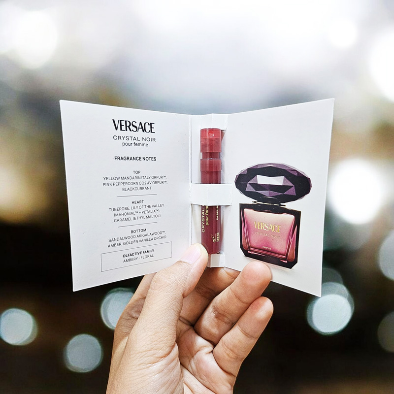 Versace Crystal Noir pour femme Parfum 1 ml.